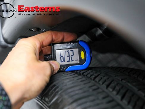 Used 2023 Nissan Rogue SV image 39