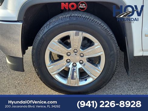 Used 2018 GMC Sierra 1500 SLT w/ Enhanced Driver Alert Package RWD image 9