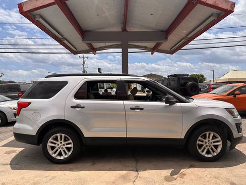 Used 2016 Ford Explorer FWD image 6