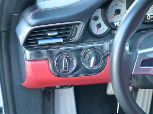 Used 2015 Porsche 911 Turbo S image 19