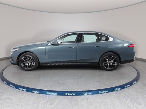 New 2026 BMW 530i xDrive w/ Premium Package AWD/4WD image 8