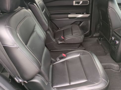 Used 2023 Ford Explorer XLT w/ Equipment Group 202A AWD/4WD image 20
