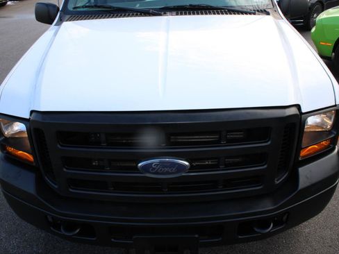 Used 2006 Ford F350 XL image 12