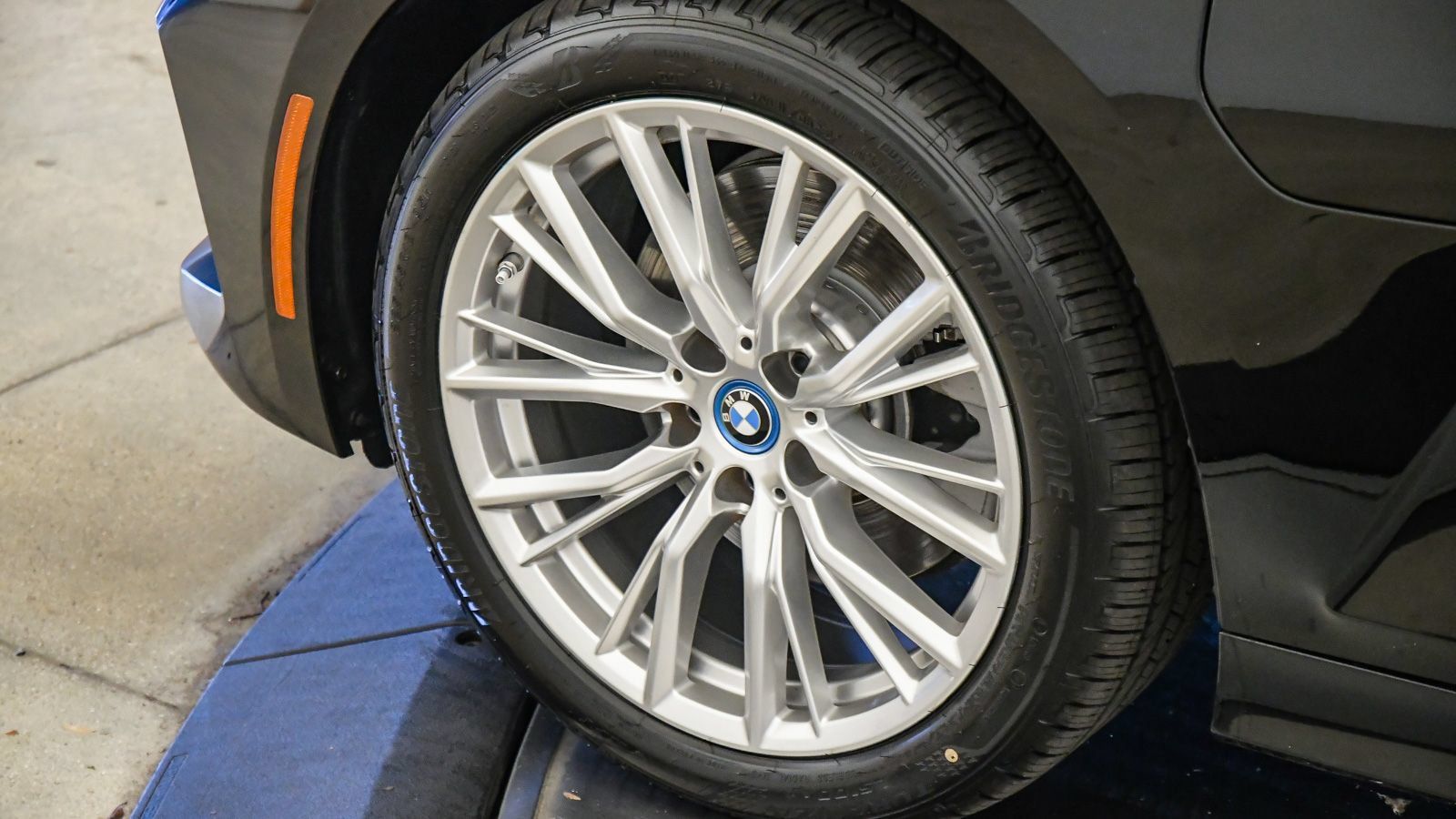 Certified 2024 BMW 330e w/ Convenience Package RWD image 9