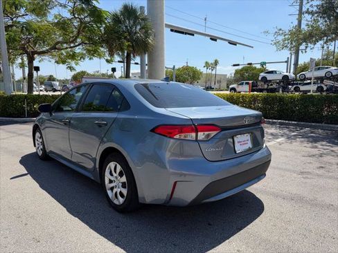 Used 2020 Toyota Corolla LE FWD image 4