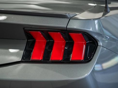 Used 2025 Ford Mustang Premium RWD image 7