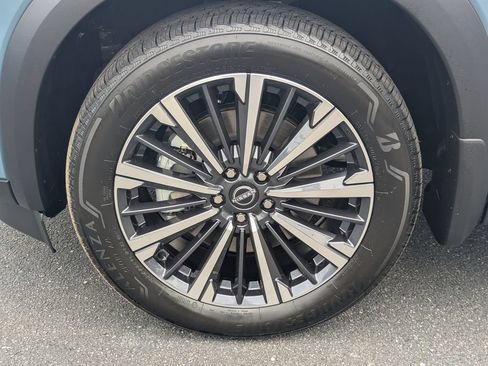 Certified 2026 Nissan Pathfinder Platinum w/ Cargo Package FWD image 11