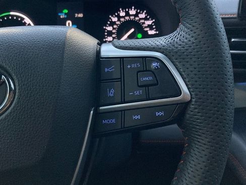 Certified 2022 Toyota Sienna XSE image 19