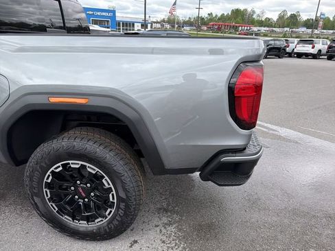New 2026 GMC Canyon AT4 AWD/4WD image 9