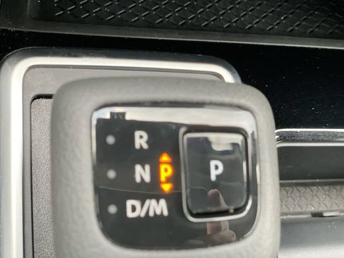 Used 2025 Nissan Pathfinder SL FWD image 23