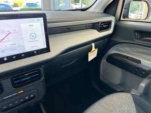 New 2026 Ford Maverick XLT FWD image 29