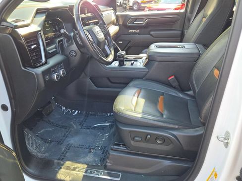 Used 2022 GMC Sierra 1500 AT4 w/ Technology Package AWD/4WD image 28