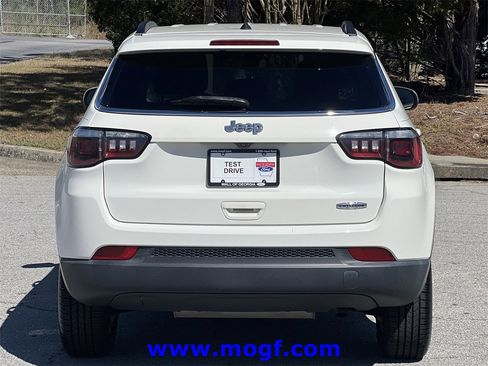Used 2018 Jeep Compass Latitude image 27