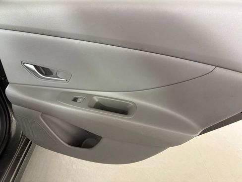 Used 2024 Hyundai Elantra SEL FWD image 39