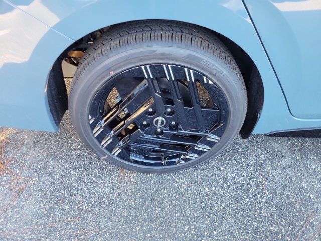 New 2027 Nissan Sentra SR w/ Floor Mat Package FWD image 6