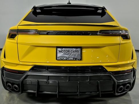Used 2023 Lamborghini Urus Performante AWD/4WD image 10