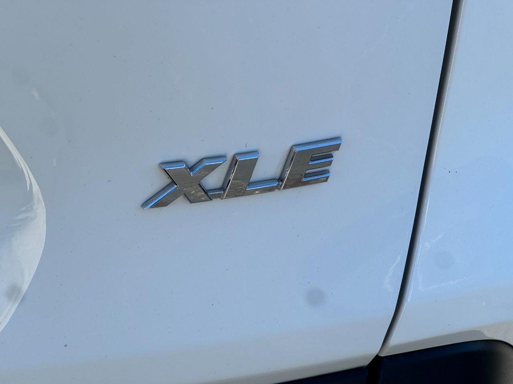 Used 2019 Toyota RAV4 XLE FWD image 6