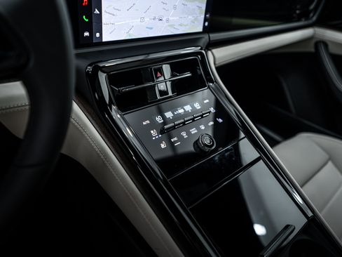 Certified 2024 Porsche Panamera 4 image 14