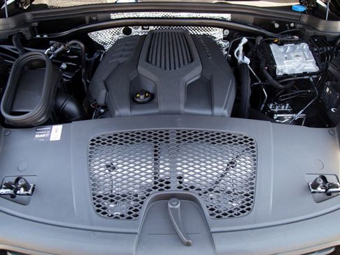 New 2026 Porsche Macan AWD/4WD image 27