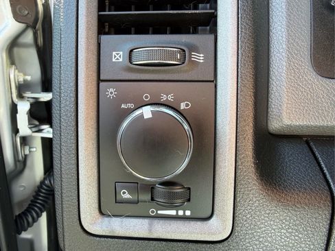 Used 2018 RAM 2500 Tradesman w/ Chrome Appearance Group AWD/4WD image 23