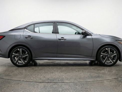 Used 2025 Nissan Sentra SV FWD image 11