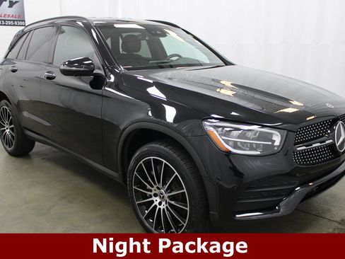 Used 2022 Mercedes-Benz GLC 300 4MATIC image 3