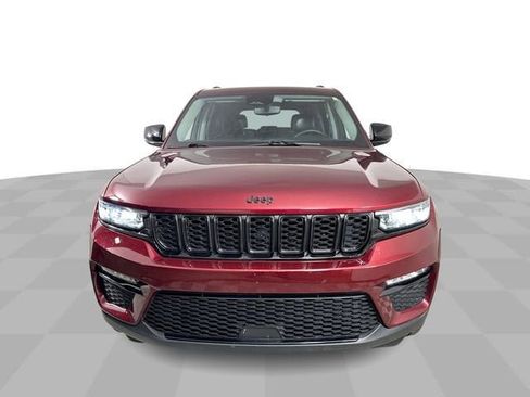 Used 2023 Jeep Grand Cherokee Limited w/ Black Appearance Package image 3