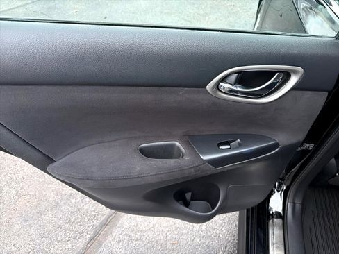 Used 2013 Nissan Sentra SR w/ Electronics Pkg image 16