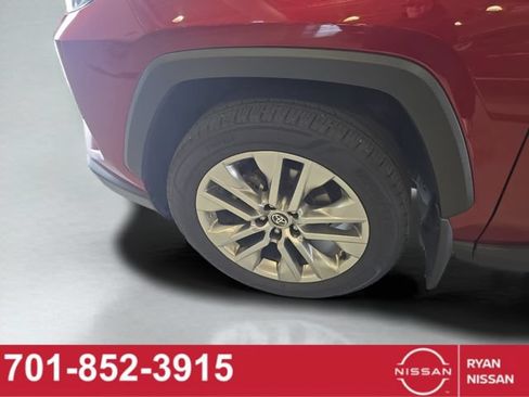 Used 2021 Toyota RAV4 XLE Premium AWD/4WD image 23