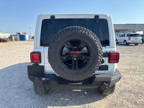 Used 2021 Jeep Wrangler Unlimited Sahara AWD/4WD image 3