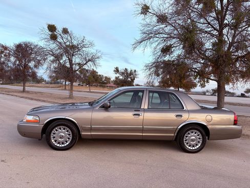 Used 2003 Mercury Grand Marquis GS image 2