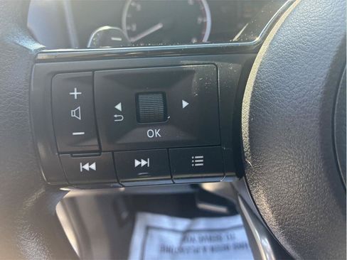 Used 2023 Nissan Rogue SV AWD/4WD image 16