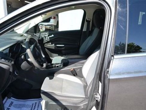 Used 2018 Ford Escape SE w/ SE Sync 3 Package FWD image 11