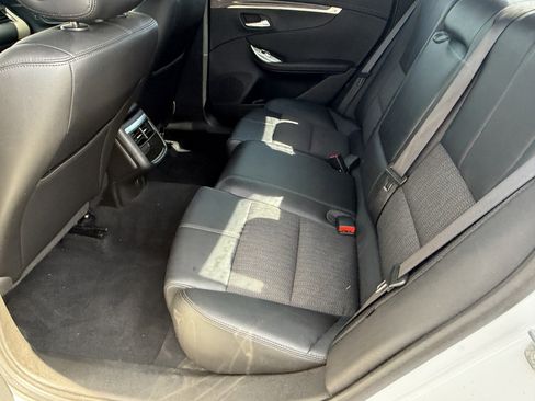 Used 2019 Chevrolet Impala LT FWD image 28