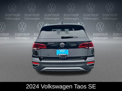 Used 2024 Volkswagen Taos SE AWD/4WD image 3