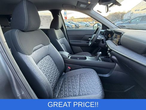 Used 2025 Nissan Kicks SV image 16