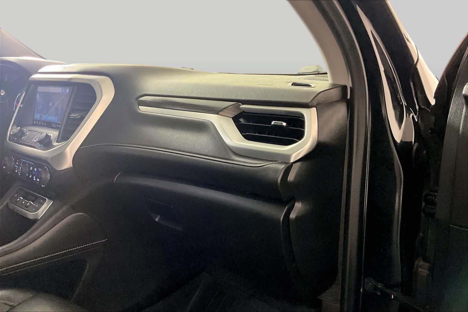 Used 2022 GMC Acadia SLT w/ Elevation Edition FWD image 17
