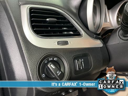 Used 2015 Dodge Journey SXT w/ Flexible Seating Group image 23