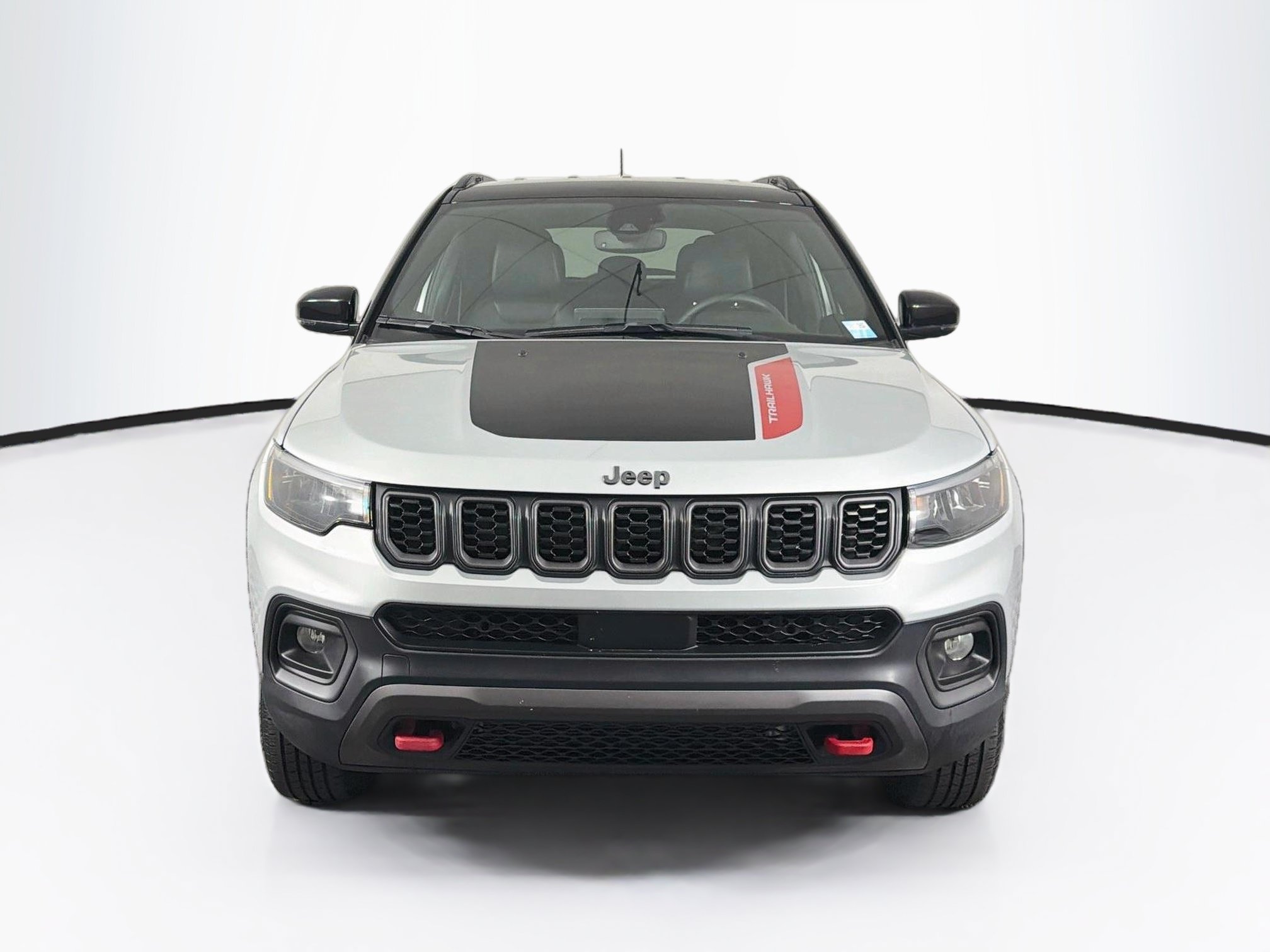 Used 2025 Jeep Compass Trailhawk AWD/4WD image 2