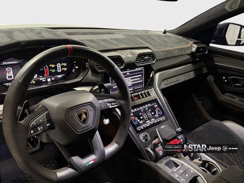Used 2023 Lamborghini Urus Performante image 12