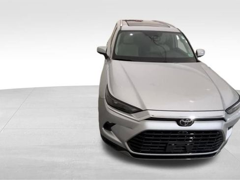 Used 2024 Toyota Grand Highlander Platinum image 9