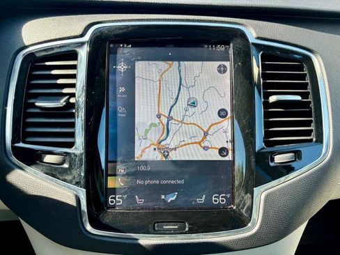 Used 2017 Volvo XC90 T6 Momentum w/ Vision Package image 21