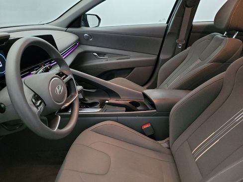 Used 2024 Hyundai Elantra SEL FWD image 17