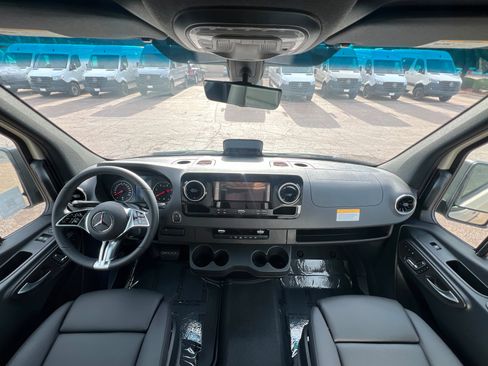 New 2026 Mercedes-Benz Sprinter 2500 image 9