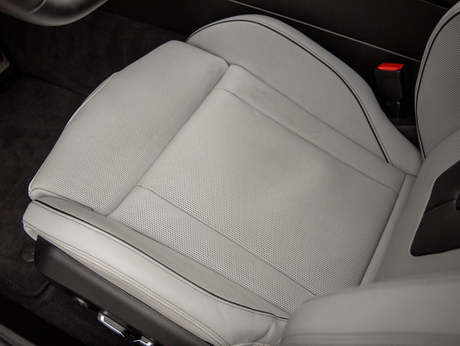 Used 2026 BMW M5 Touring AWD/4WD image 28
