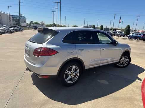 Used 2013 Porsche Cayenne S image 2