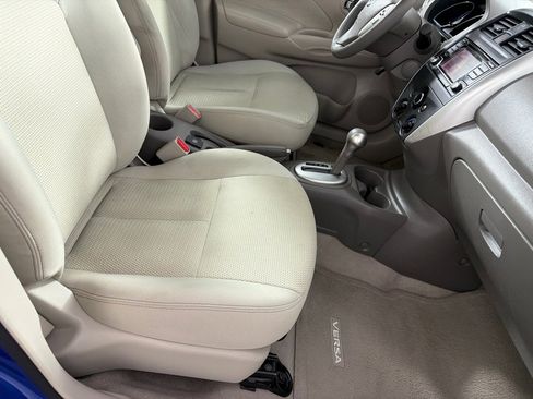 Used 2015 Nissan Versa SL image 22