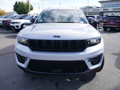 New 2025 Jeep Grand Cherokee Limited w/ Luxury Tech Group II image 2