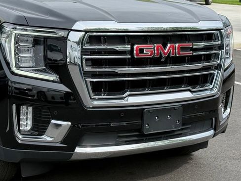 Used 2024 GMC Yukon XL SLT w/ SLT Premium Package AWD/4WD image 11