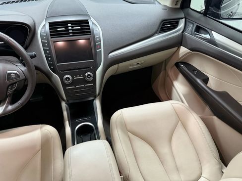 Used 2019 Lincoln MKC Premiere image 38